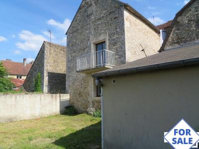 Two Cottage Houses, Ideal For an Investor