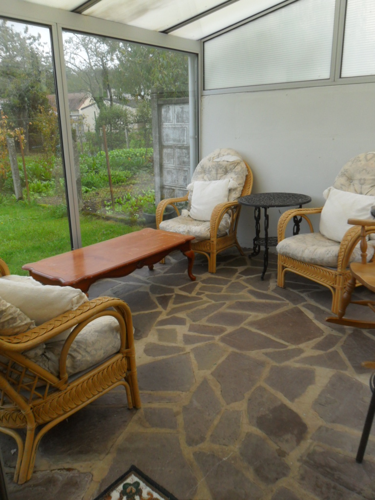 SLD02465 Sold By Cle France