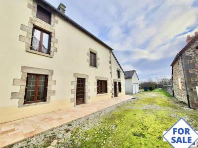 Detached House with Garden and Garage