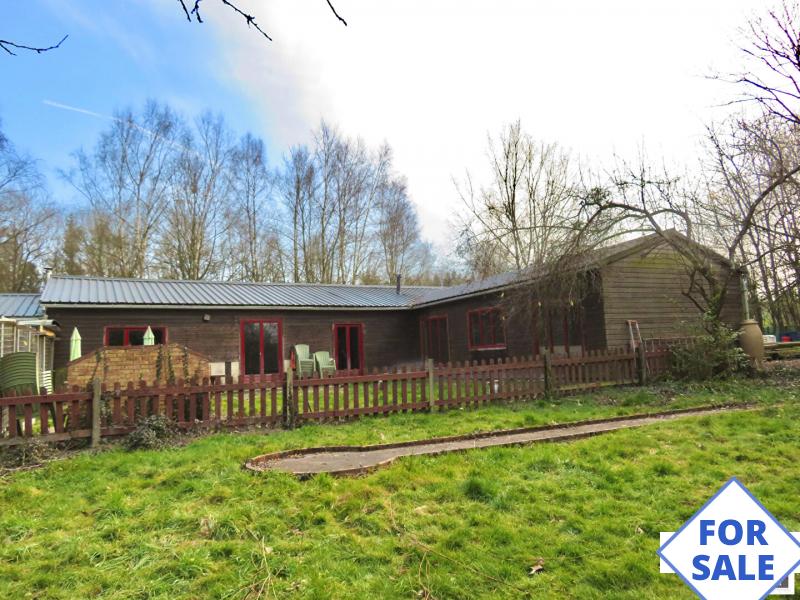 Main Photo of a 3 bedroom  Chalet for sale