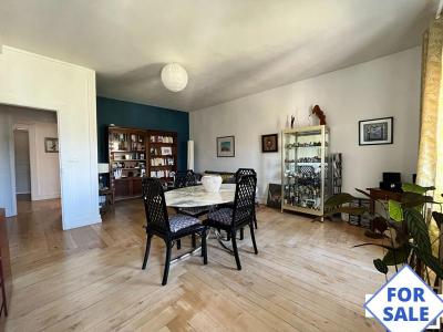 Beautiful Apartment in Impressive Building