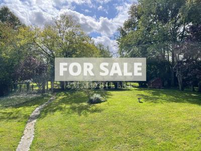 Detached Country House with Landscaped Garden