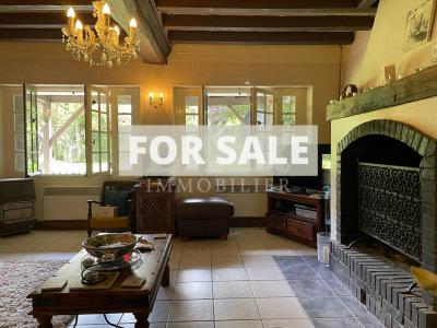 Detached Country House with Landscaped Garden