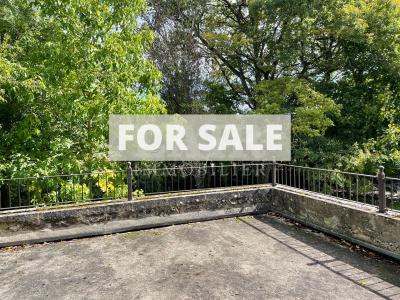 Detached Country House with Landscaped Garden