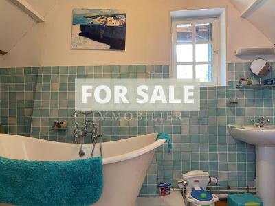 Detached Country House with Landscaped Garden