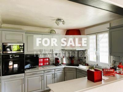 Detached House in Very Good Order with Garden