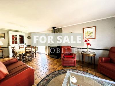 Detached House in Very Good Order with Garden