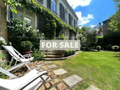 Stunning Mansion House with Landscaped Garden