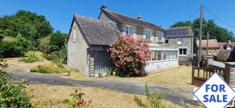 Main Photo of a 4 bedroom  Country House for sale
