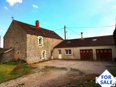 Detached House with Garden and Garages