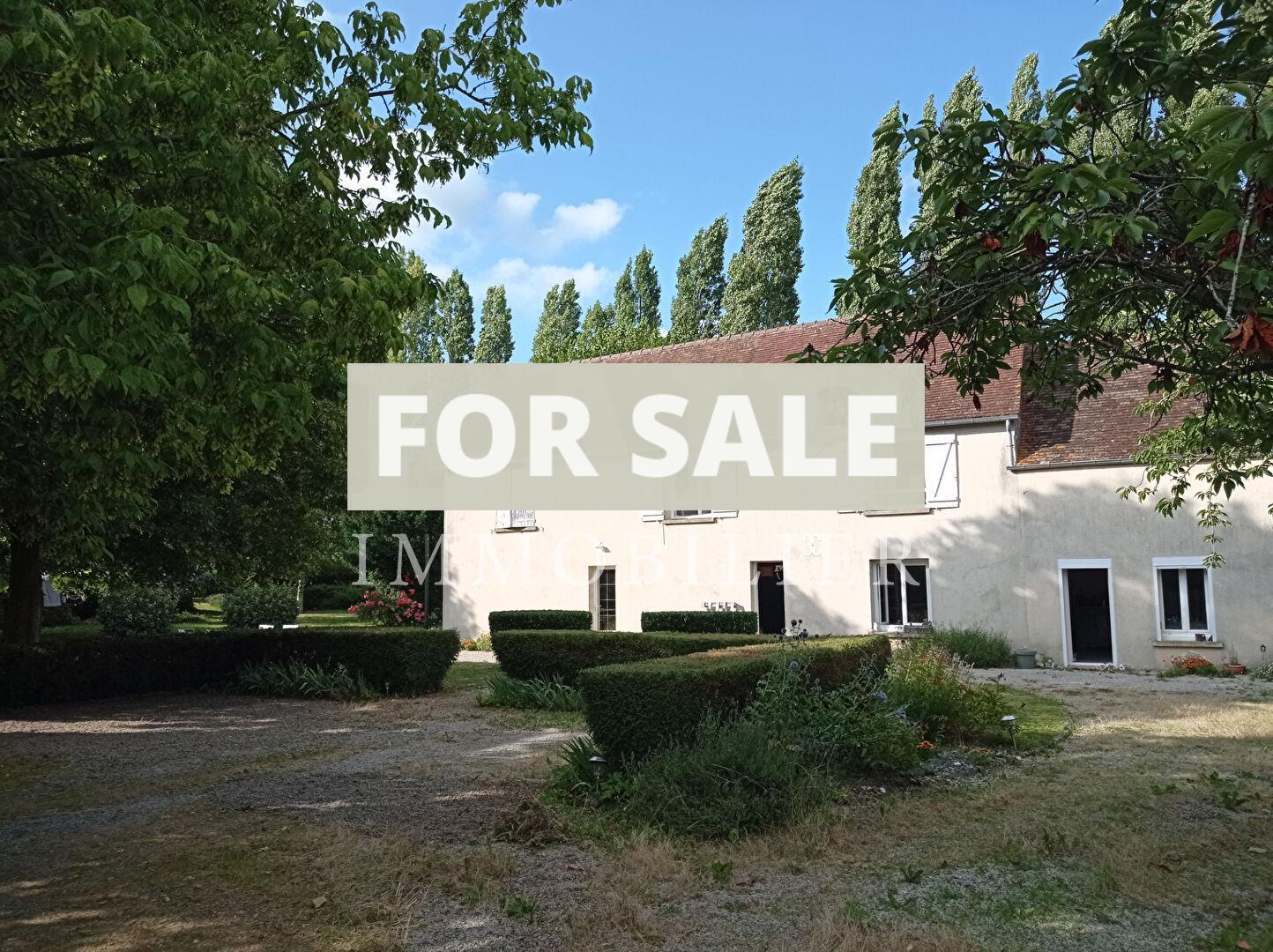 Main Photo of a 4 bedroom  Country House for sale