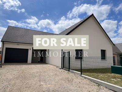 Modern Detached House with Garden