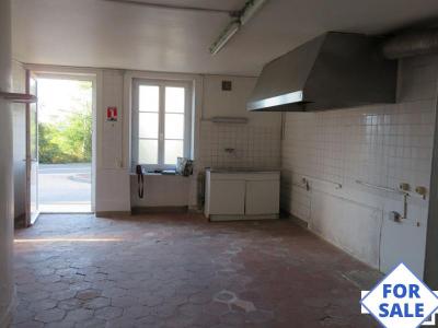 SLD02640 - Under Offer with Cle France