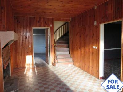 SLD02640 - Under Offer with Cle France