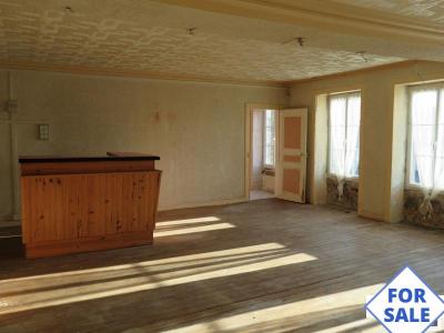 SLD02640 - Under Offer with Cle France