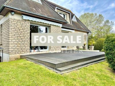 Beautiful Detached Country House in Mature Gardens