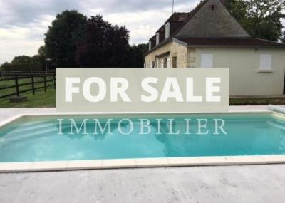 Detached Country House with Swimming Pool