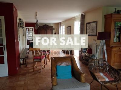 Main House and Guest Cottage, Gite