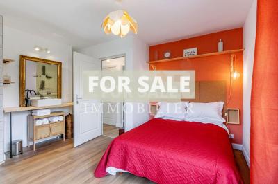 Main House and Guest Cottage, Gite