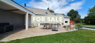 Detached Country House with Swimming Pool