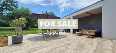 Detached Country House with Swimming Pool