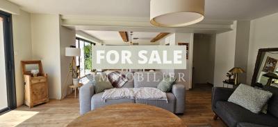 Detached Country House with Swimming Pool