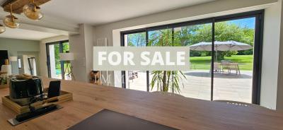 Detached Country House with Swimming Pool