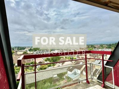 Apartment with Balcony and Amazing View