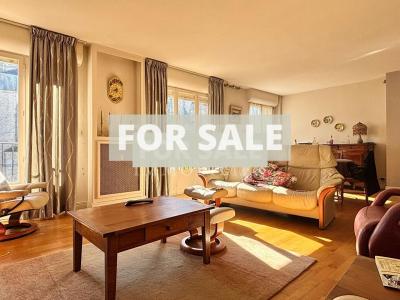 Well Presented Bright and Spacious Apartment