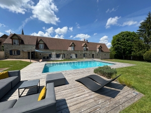 Detached Country House with Swimming Pool