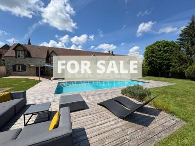 Detached Country House with Swimming Pool