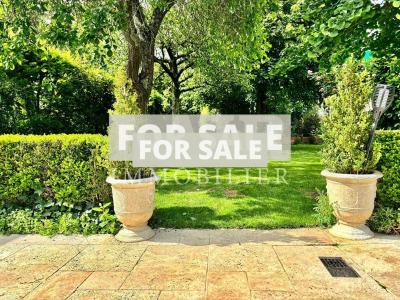 Town House with Lovely Private Garden