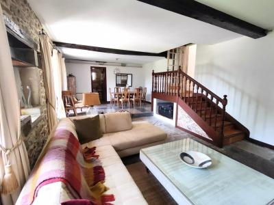 Farmhouse with Guest House, Pool & Mountain Views