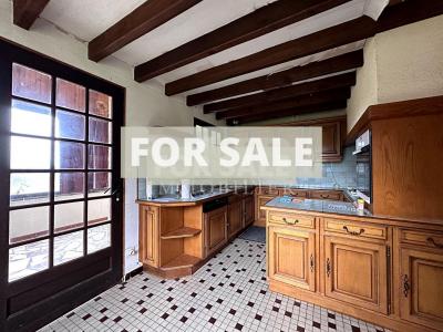 Lovely Detached Country House with Outbuilding