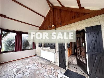 Lovely Detached Country House with Outbuilding