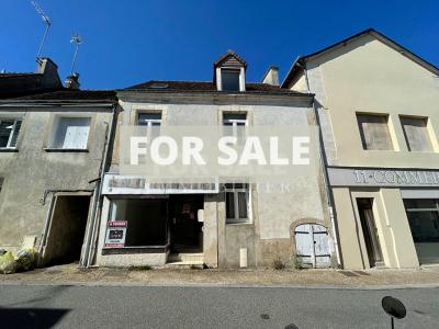 Property in Heart of Popular Small Rural Town
