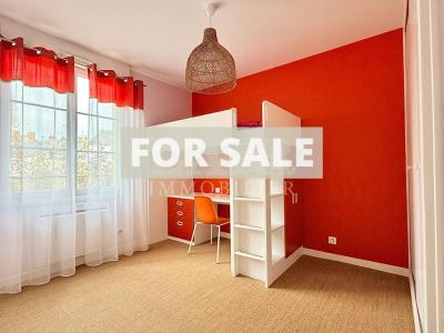 Detached House with Landscaped Garden