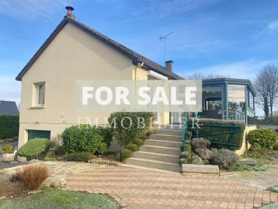 Modern Detached House with Garden