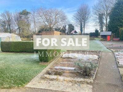 Modern Detached House with Garden