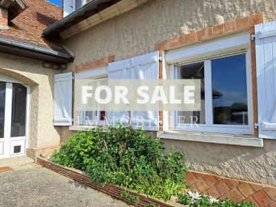 Detached House with Garden in Rural Setting