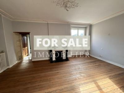 Lovely Detached House with Garden