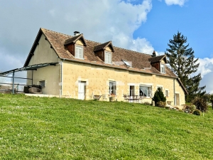 Detached Country House with Lake and Open Views