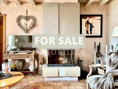 Detached Country House with Lake and Open Views