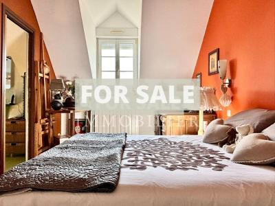 Detached Country House with Lake and Open Views