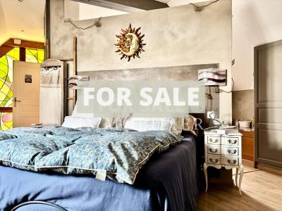 Detached Country House with Lake and Open Views