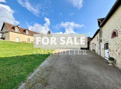 Detached Country House with Lake and Open Views