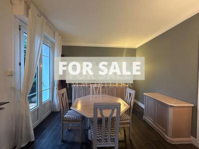 Detached House Divided into Five Apartments