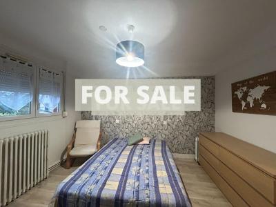 Detached House Divided into Five Apartments