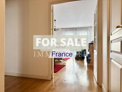 Apartment in Heart of Town