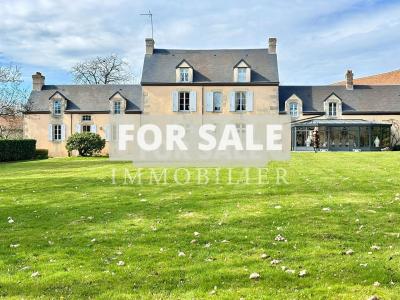 Detached Country House with Outbuilding and Land